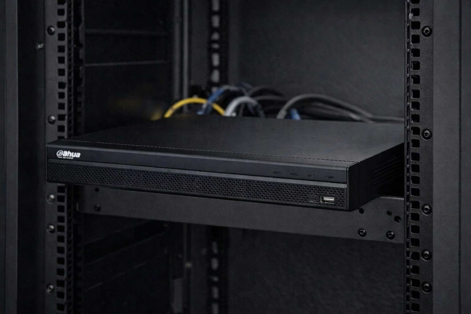 Explora Cómo el DAHUA DHI-NVR4208-8P-4KS3 Revoluciona la Seguridad con Tecnología de Punta