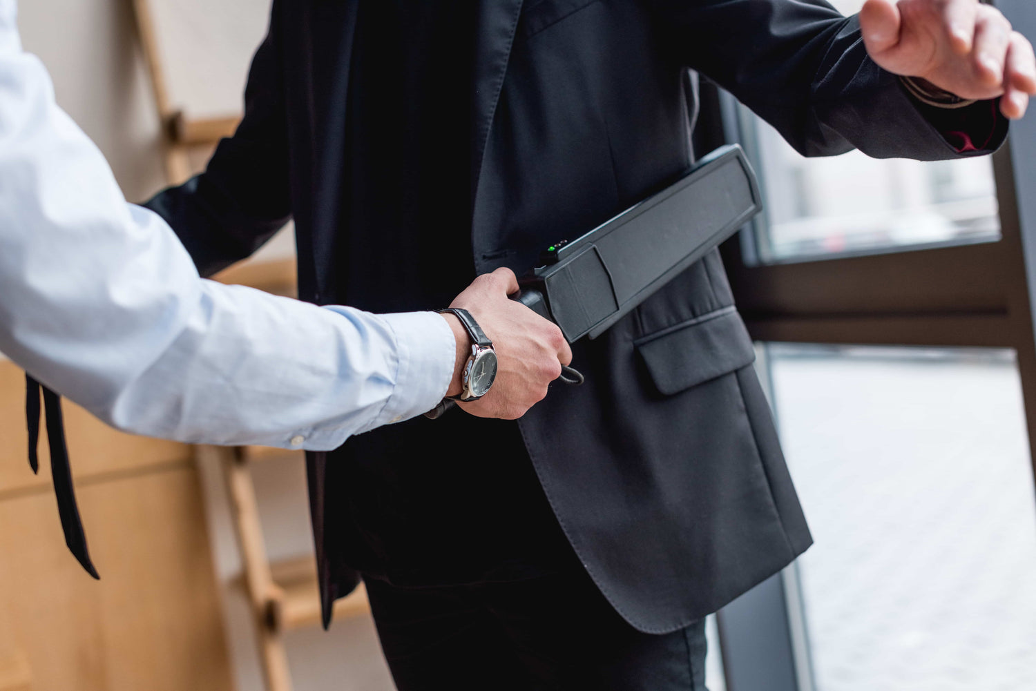 Qué-es-un-Arco-Detector-de-Metales Bsai Seguridad y Controles