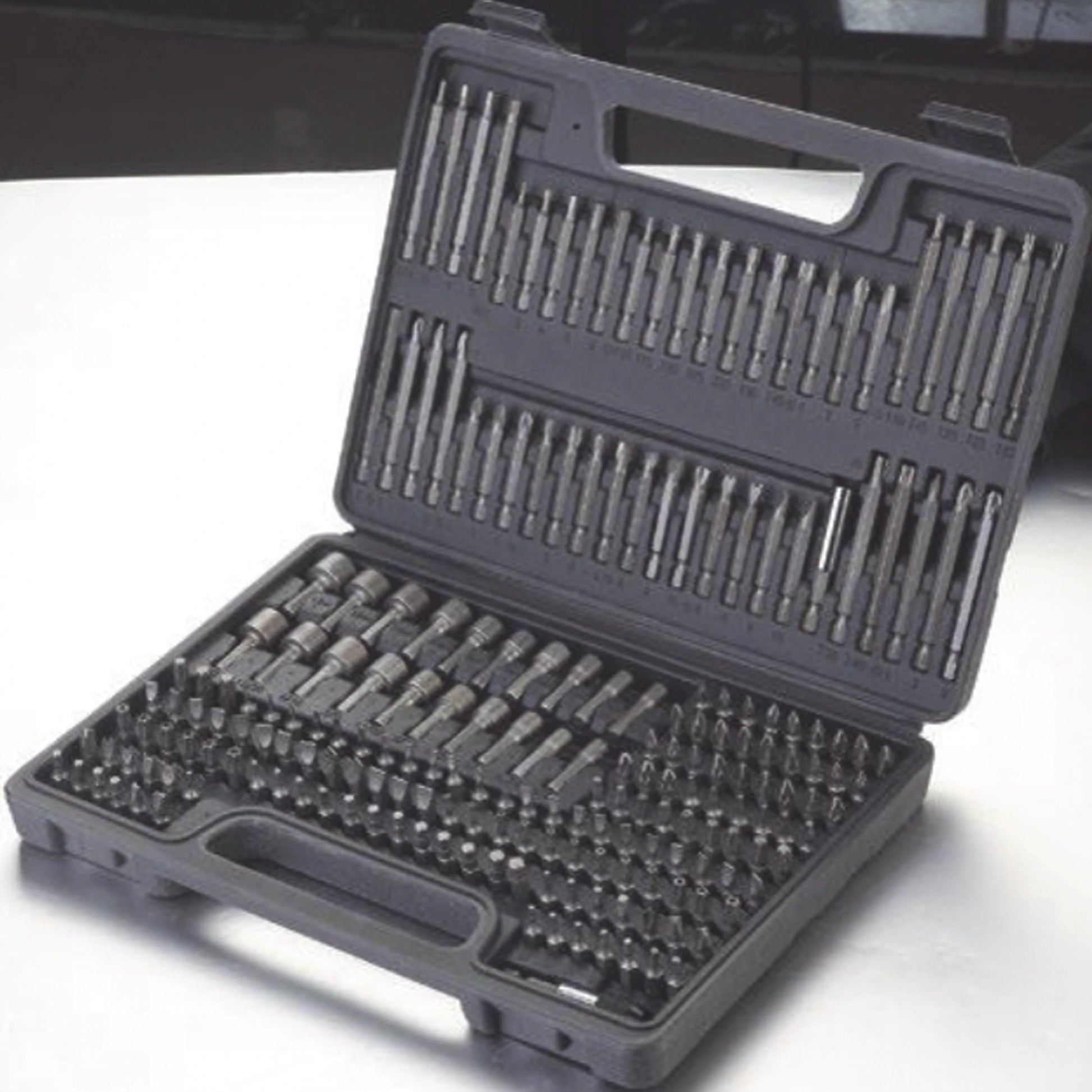 JUEGO DE 208 PUNTAS PARA TALADRO ENTRADA HEXAGONAL 1/4". INCLUYE ESTUCHE.-Herramientas-PRECISION-Bsai Seguridad & Controles