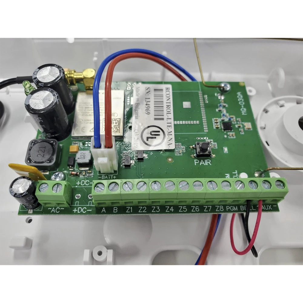 Panel de Alarma Cloud Híbrido 4G LTE / 8 Zonas Cableadas, 32 Inalámbricas / INCLUYE 2 AÑOS 3G/4GLTE ILIMITADOS / Programación 100% vía WEB / ALTA SEGURIDAD-M2M SERVICES-Bsai Seguridad & Controles