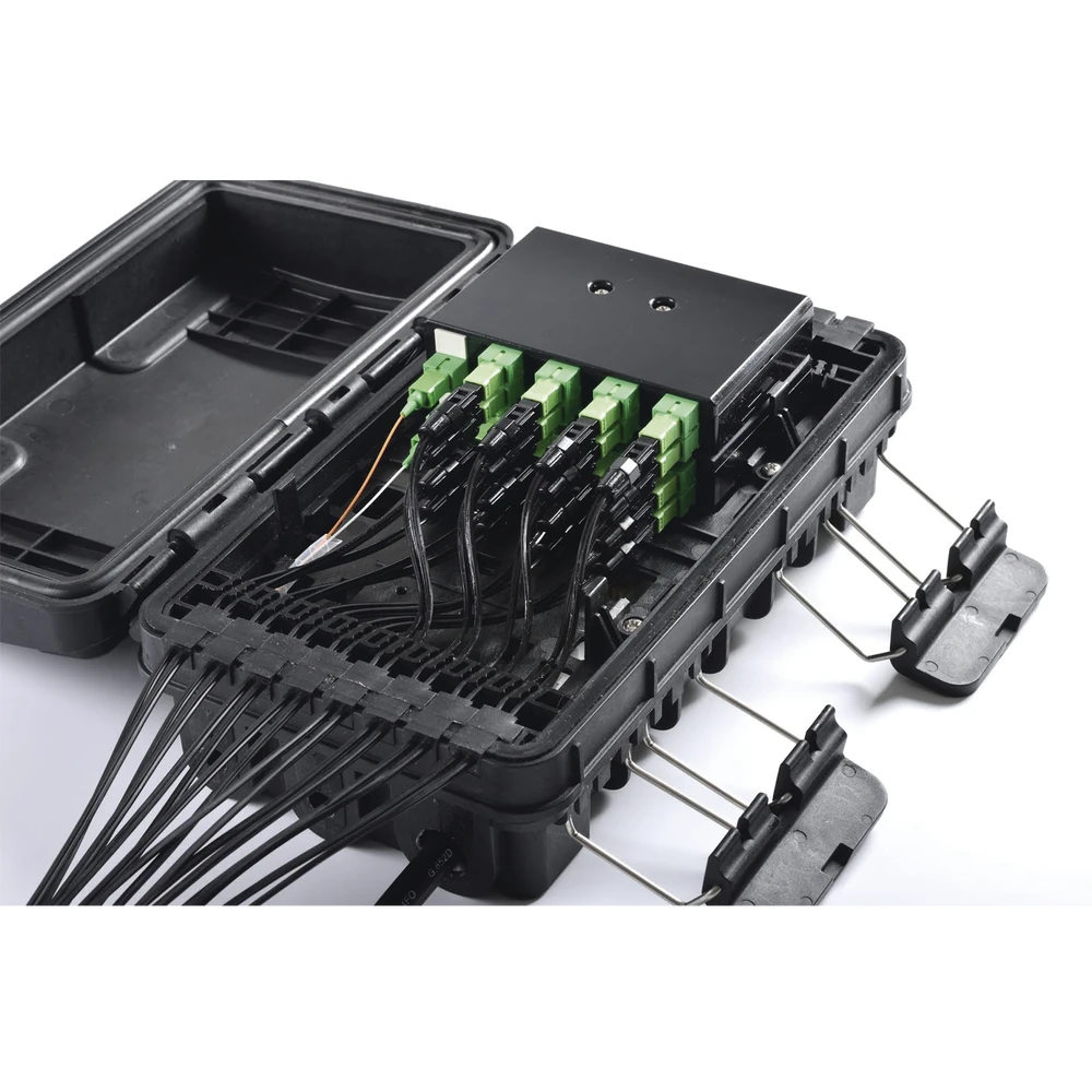 CAJA DE DISTRIBUCIÓN DE FIBRA ÓPTICA PARA 24 EMPALMES, CON 16 ACOPLADORES SC/APC SIMPLEX, EXTERIOR IP65, COLOR NEGRO-Redes FTTH/PON-FIBERHOME-Bsai Seguridad & Controles