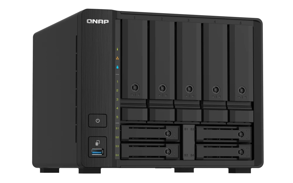 NAS QNAP TS-932PX-4G-US PROCESADOR ANAPURNALABS / MEMORIA RAM 4GB / 5 BAHIAS FRONTALES SATA 3.5 PULGADAS + 4 BAHIAS FRONTALES SATA 2.5 PULGADAS / 2 PUERTOS RJ45 2.5GBE + 2 PUERTOS SFP+ 10GIGA / MONTAJE EN ESCRITORIO / APLICACIONES PYMES PARA COMPARTIR ...-Servidores NAS / STORAGE-QNAP-Bsai Seguridad & Controles