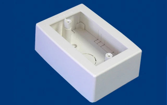 CAJA PLASTICA TMK S1 THORSMAN 7902-02001 COLOR BLANCO DE PVC AUTO EXTINGUIBLE CON FONDO, INCLUYE TAQUETE Y PIJA PARA SU FIJACIÓN, RESISTENCIA A LA HUMEDAD Y ATMÓSFERA CORRESIVA, CERTIFICADO EN CSA, CUMPLE LA NORMA UL 94 V0 Y NOM-001-SEDE-2005-Canalizacion-THORSMAN-Bsai Seguridad & Controles