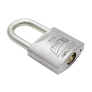 CANDADO METÁLICO DE GANCHO CORTO / LLAVE PH-32 PARA 4 PERNOS DE COMBINACIÓN / CUENTA CON BARRENO PARA SALIDA DE AGUA.-Cerraduras-PHILLIPS-ASSA ABLOY-Bsai Seguridad & Controles