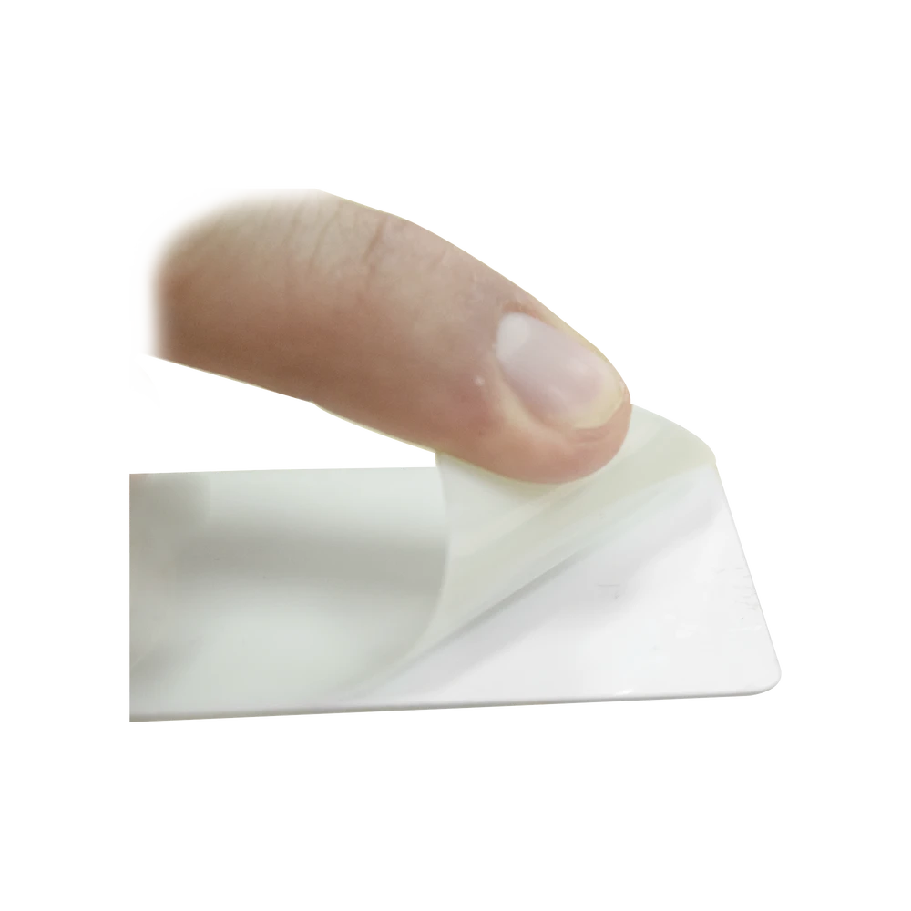 PAQUETE DE 500 TARJETAS ULTRACARD 10 MIL ADHESIVAS IMPRIMIBLES POR UN SÓLO LADO / PARA PEGAR SOBRE TARJETAS/ CR80-Credencialización-HID-Bsai Seguridad & Controles