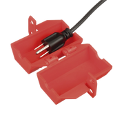 DISPOSITIVO DE BLOQUEO LOTO PARA ENCHUFES DE 120 VCA, FABRICADO CON POLIPROPILENO, COLOR ROJO-Calidad de la Energía-PANDUIT-Bsai Seguridad & Controles