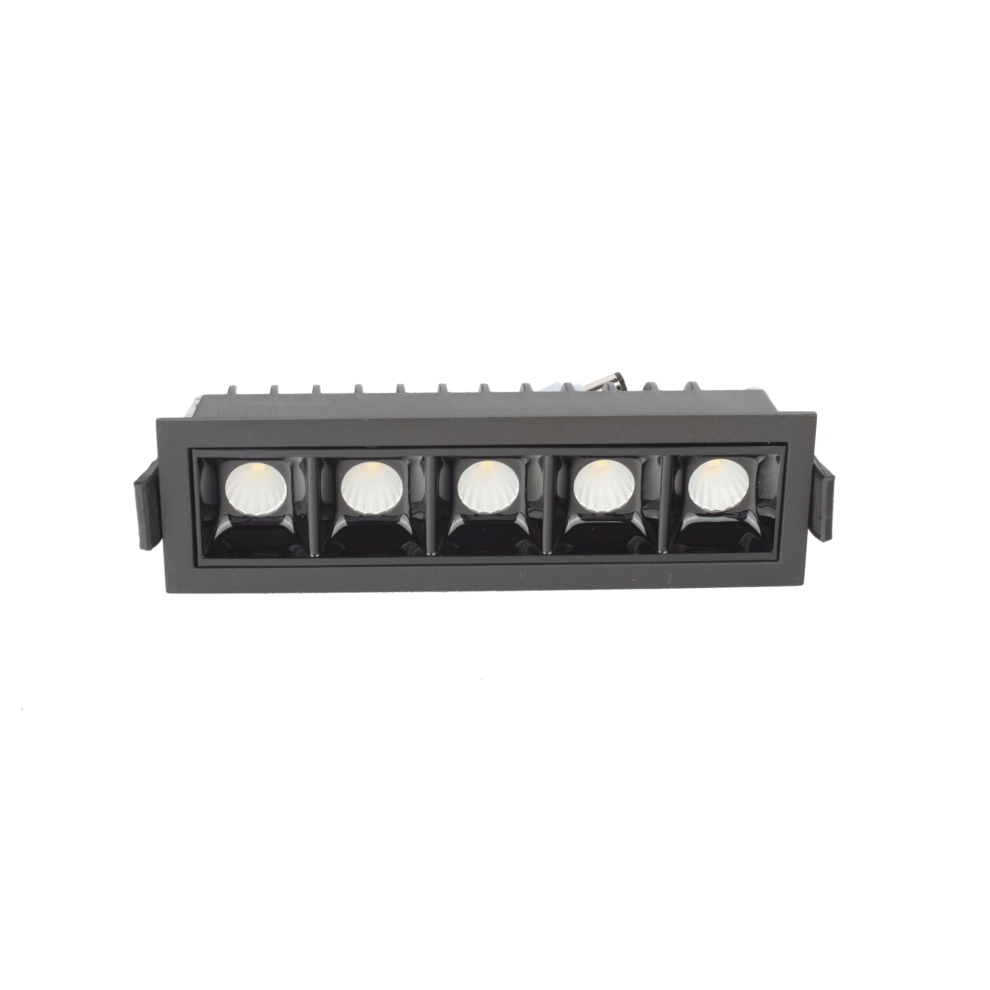 REFLECTOR EMPOTRABLE / LUZ FRÍA / 110 V / 10 W / 750 LÚMENES / 50000 HRS / IP20-Iluminación-EPCOM INDUSTRIAL-Bsai Seguridad & Controles