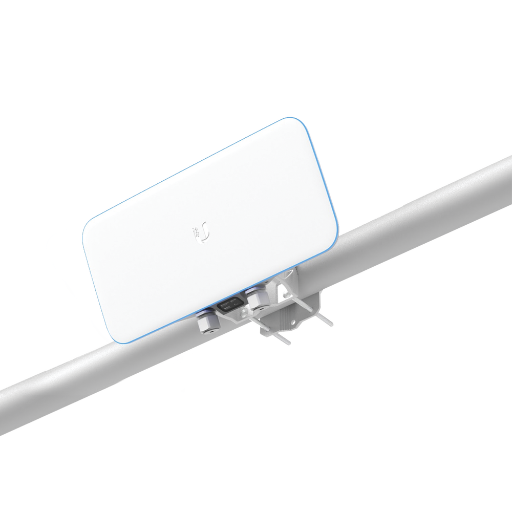 ACCESS POINT WIFI UNIFI BASE STATION XG PARA EXTERIOR IP67, ALTO RENDIMIENTO EN ESCENARIOS EXIGENTES, TRES RADIOS 802.11AC WAVE 2 MU-MIMO 4X4 /ANTENAS DE 90° Y 50° CON BEAMFORMING, HASTA 1500 USUARIOS, PUERTO DE 10G / WIFI SOLO EN 5 GHZ-Puntos de Acceso-UBIQUITI-Bsai Seguridad & Controles