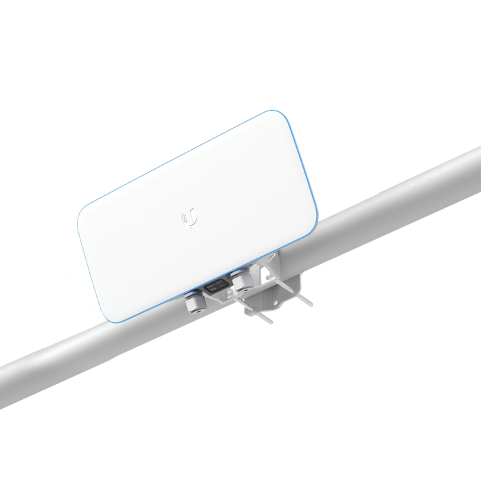 ACCESS POINT WIFI UNIFI BASE STATION XG PARA EXTERIOR IP67, ALTO RENDIMIENTO EN ESCENARIOS EXIGENTES, TRES RADIOS 802.11AC WAVE 2 MU-MIMO 4X4 /ANTENAS DE 90° Y 50° CON BEAMFORMING, HASTA 1500 USUARIOS, PUERTO DE 10G / WIFI SOLO EN 5 GHZ-Puntos de Acceso-UBIQUITI NETWORKS-Bsai Seguridad & Controles
