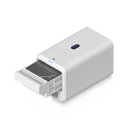UNIFI UNAS-2 – ALMACENAMIENTO EN RED (NAS) COMPACTO CON 2 BAHÍAS PARA HDD DE 3.5”, PUERTO DE RED 2.5 GBE, CONECTIVIDAD USB-C Y ADAPTADOR POE++ INCLUIDO