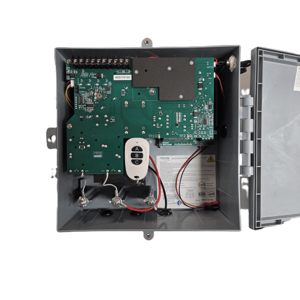 ENERGIZADOR PARA CERCO ELÉCTRICO AF-CR / 10,000 VOLTS / 10,000 METROS LINEALES / ALIMENTACIÓN AC 127-220V O SOLAR / CONTROL REMOTO RF 433 MHZ / SISTEMA DE ALARMA INTEGRADO / SALIDA AUXILIAR 12VDC 1.5A / RESPALDO CON BATERÍA INTERNA 4A