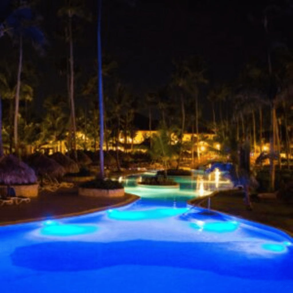 LUMINARIO SUMERGIBLE /LUZ BLANCA 6500 K / 18W / 2340 LM / IP68 / Ø290MM X 62MM / NO DIMEABLE / USO EXTERIOR.