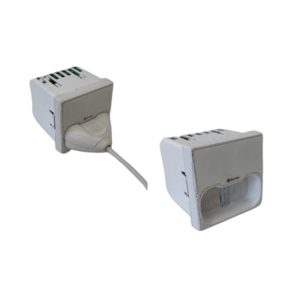 MÓDULO DE PARED PARA PULSADORES DE CAMA / CONECTOR MAGNÉTICO / DIMENSIONES 45X45 MM / MATERIAL ABS ANTI-MICROBIANO / COMPATIBLE CON NX0881/MG