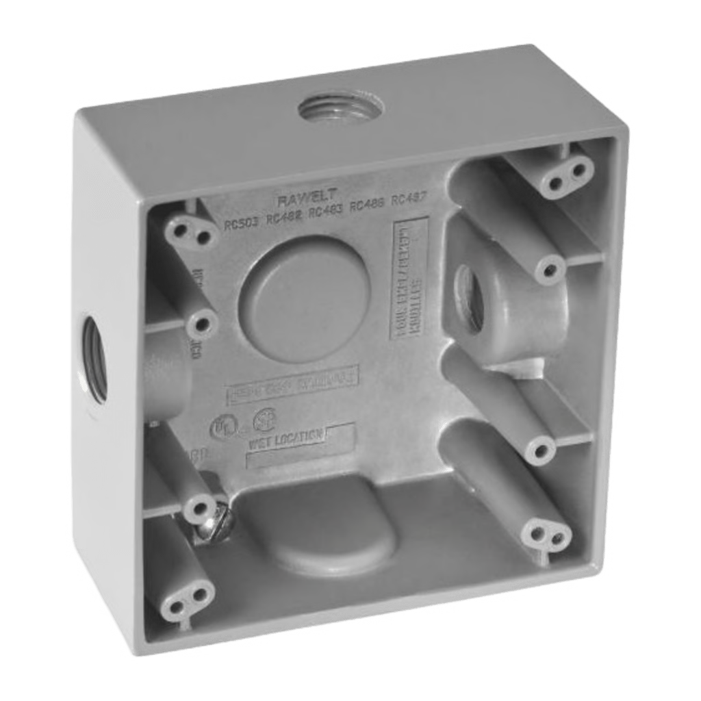 CAJA CUADRA DE 1/2" A PRUEBA DE  INTEMPERIE/ CUENTA CON 3 SALIDAS.