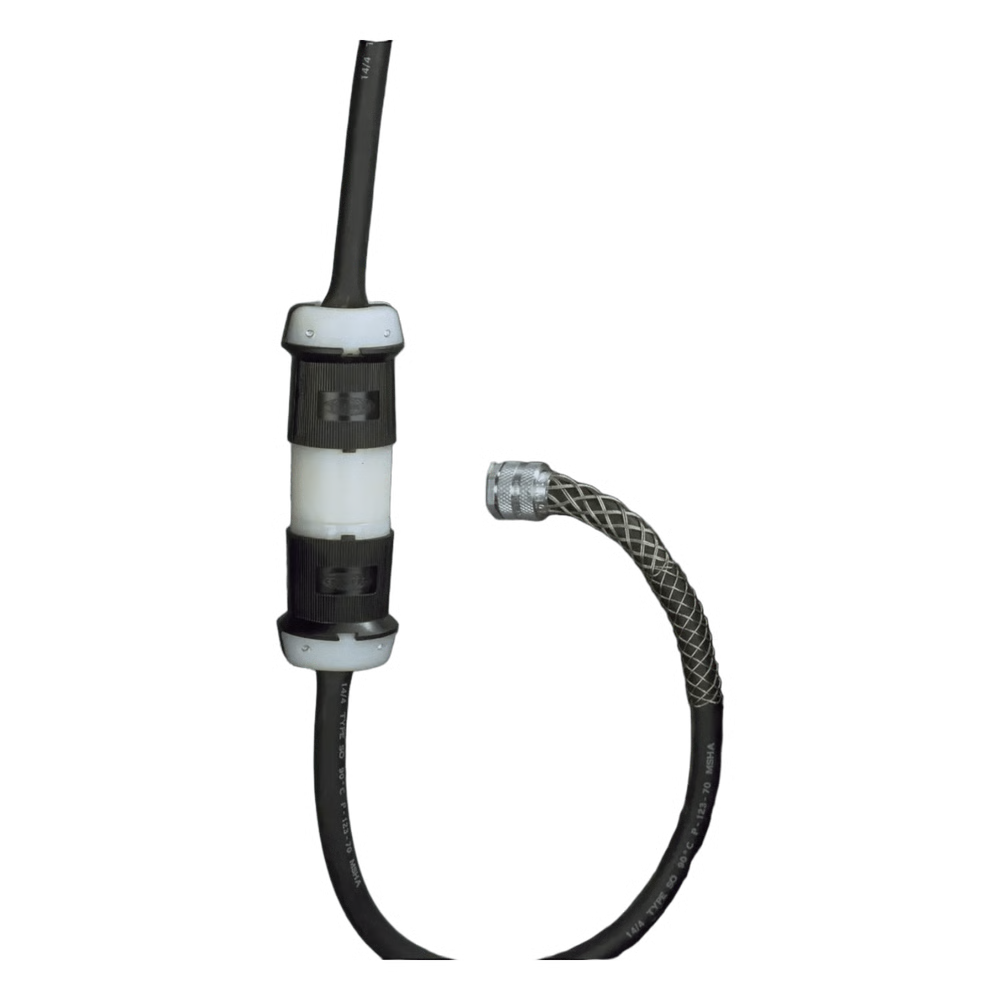 CONECTOR INDUSTRIAL CON BLOQUEO DE MEDIA VUELTA / 20 A 250 V CA / 2 POLOS 3 HILOS / COLOR BLANCO Y NEGRO / NEMA L6-20R.