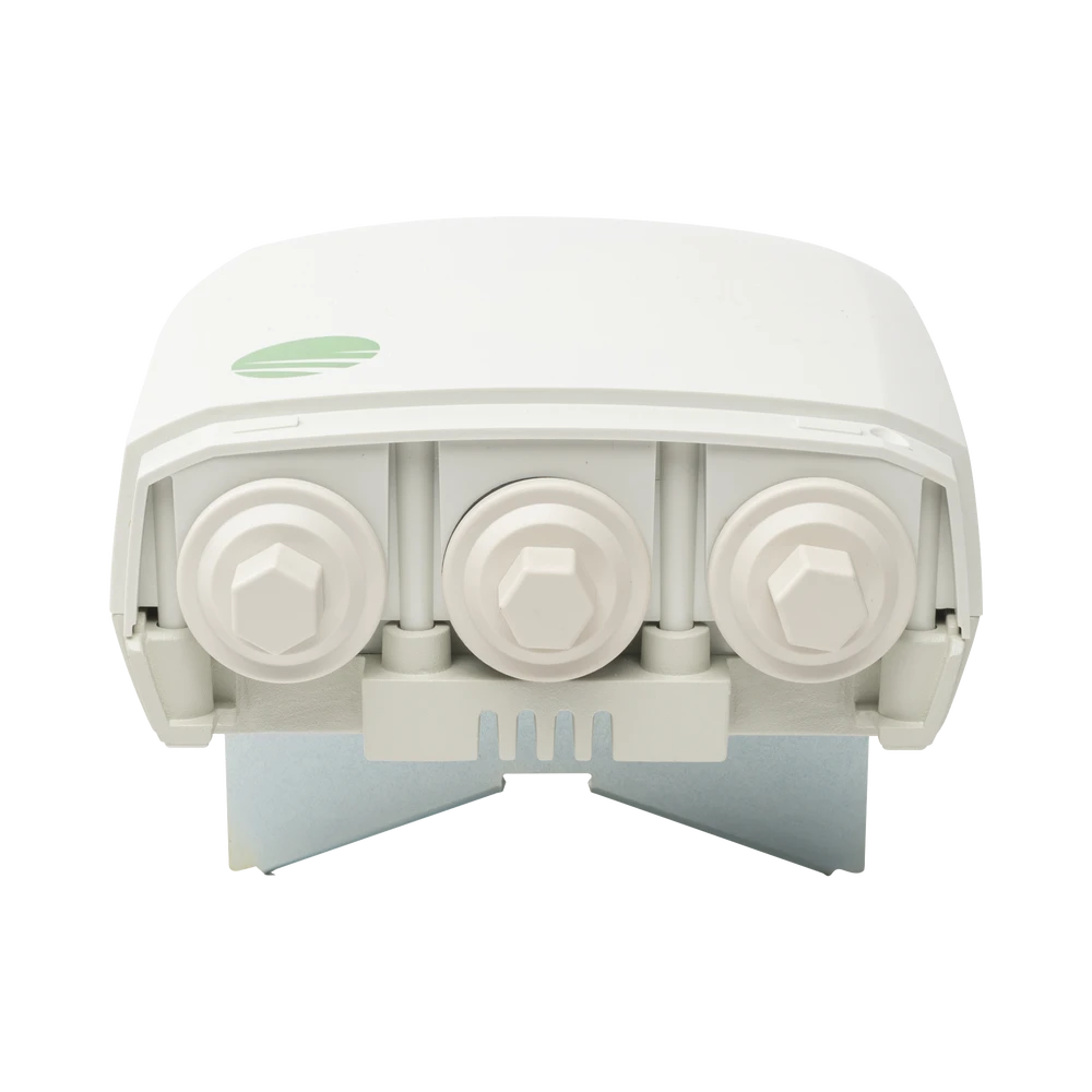 UNIDAD TERMINAL MULTIHAUL? TU, 90°, 100 MBPS ACTUALIZABLES A 1000MBPS, 3 PUERTOS RJ-45 (SALIDA POE HABILIDATA EN 2 PUERTOS), MONTAJE E INYECTOR POE INCLUIDOS, IP65, COLOR BLANCO-Enlaces PtP y PtMP-SIKLU-Bsai Seguridad & Controles